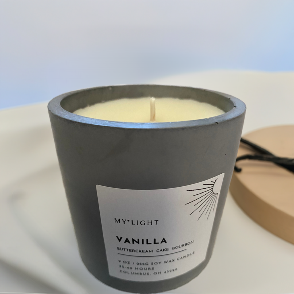Vanilla Soy Wax Scented Candle – 9oz (255g)