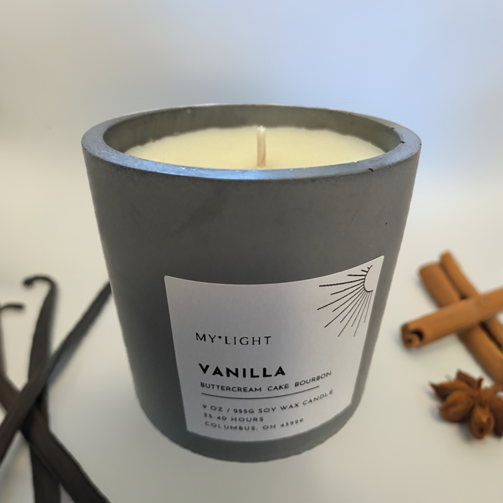 Vanilla Soy Wax Scented Candle – 9oz (255g)